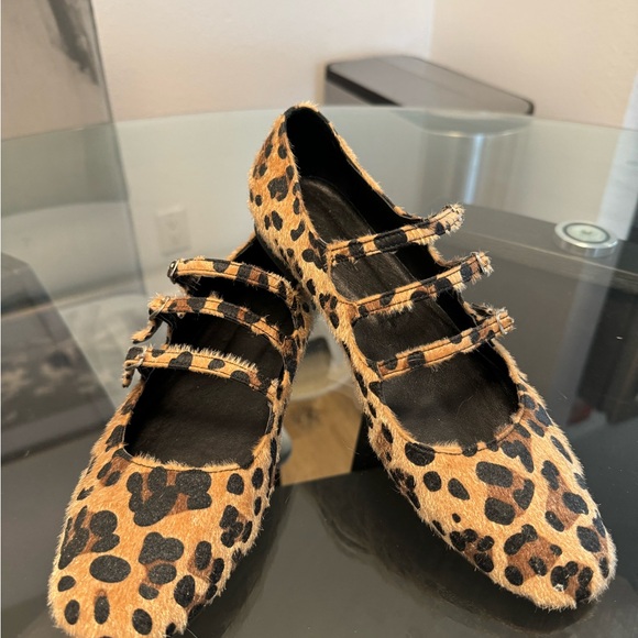 Genuine leather leopard print ballet flat. Size 39 - Picture 5 of 5